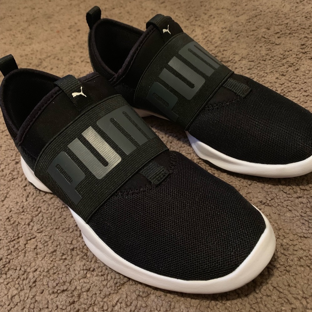 ✨Brand new Puma sneakers✨now 20% off